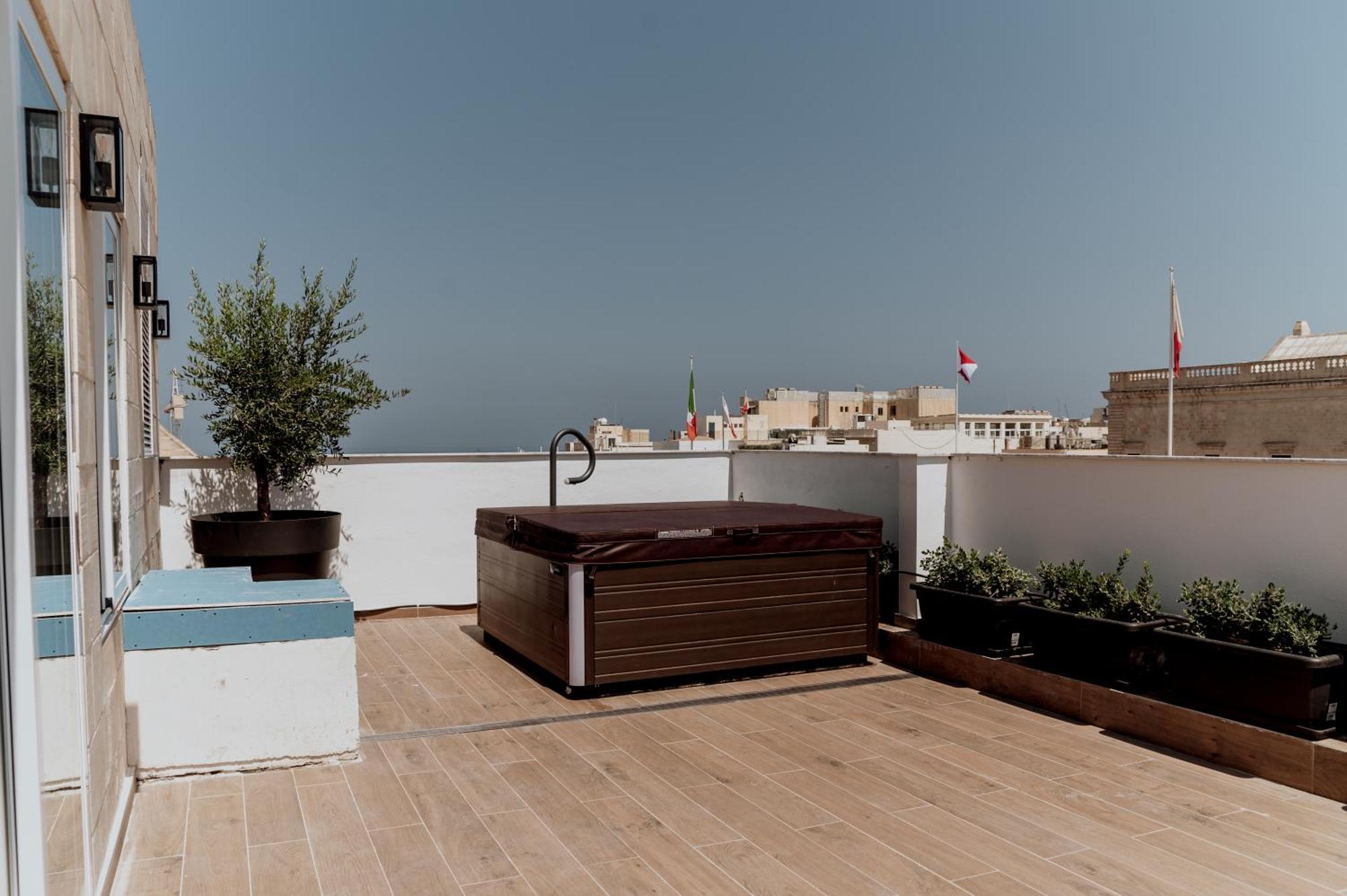 King Charles Hotel Valletta Exterior foto